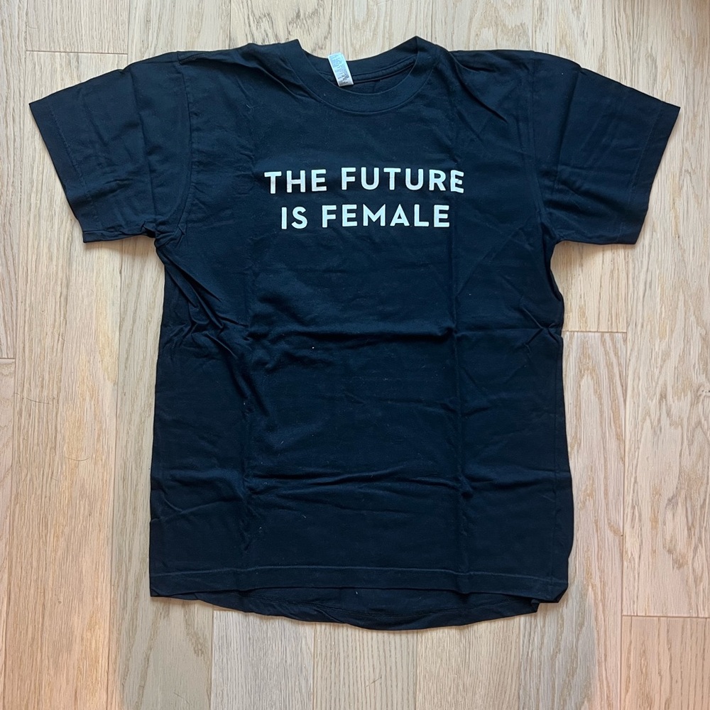 Future is Female t-shirt | medium | black